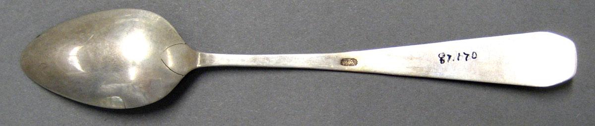 1998.0004.2092 Silver Spoon underside