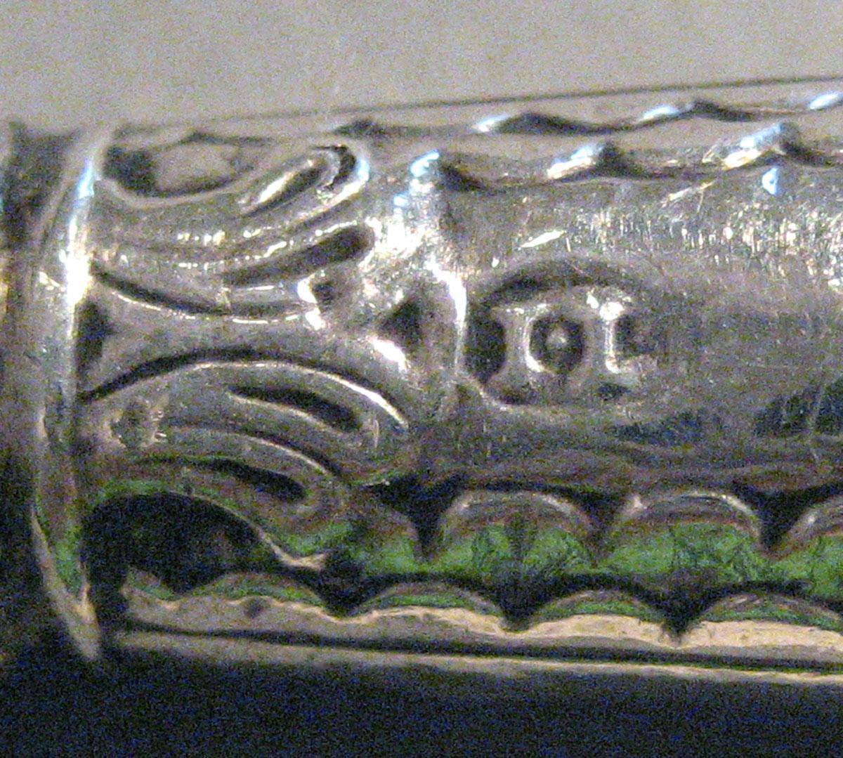 1998.0004.224.002 Silver Knife mark 1