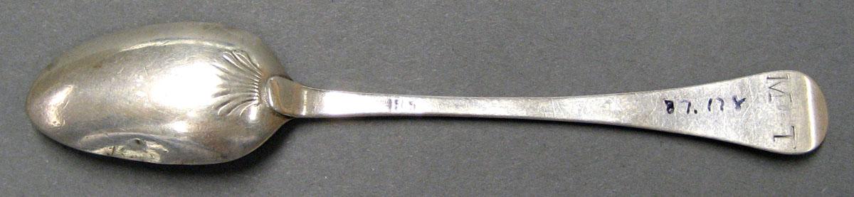 1998.0004.3000 Silver Spoon underside