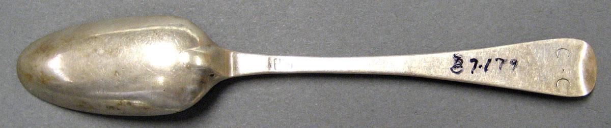 1998.0004.3001 Silver Spoon underside