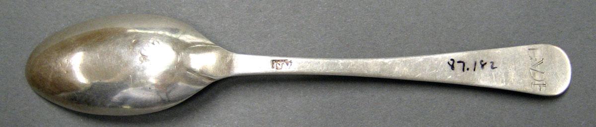 1998.0004.3004 Silver Spoon underside