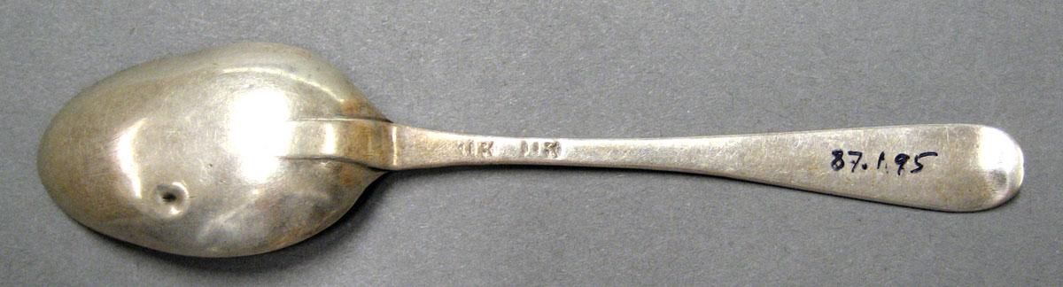 1998.0004.3017 Silver Spoon underside