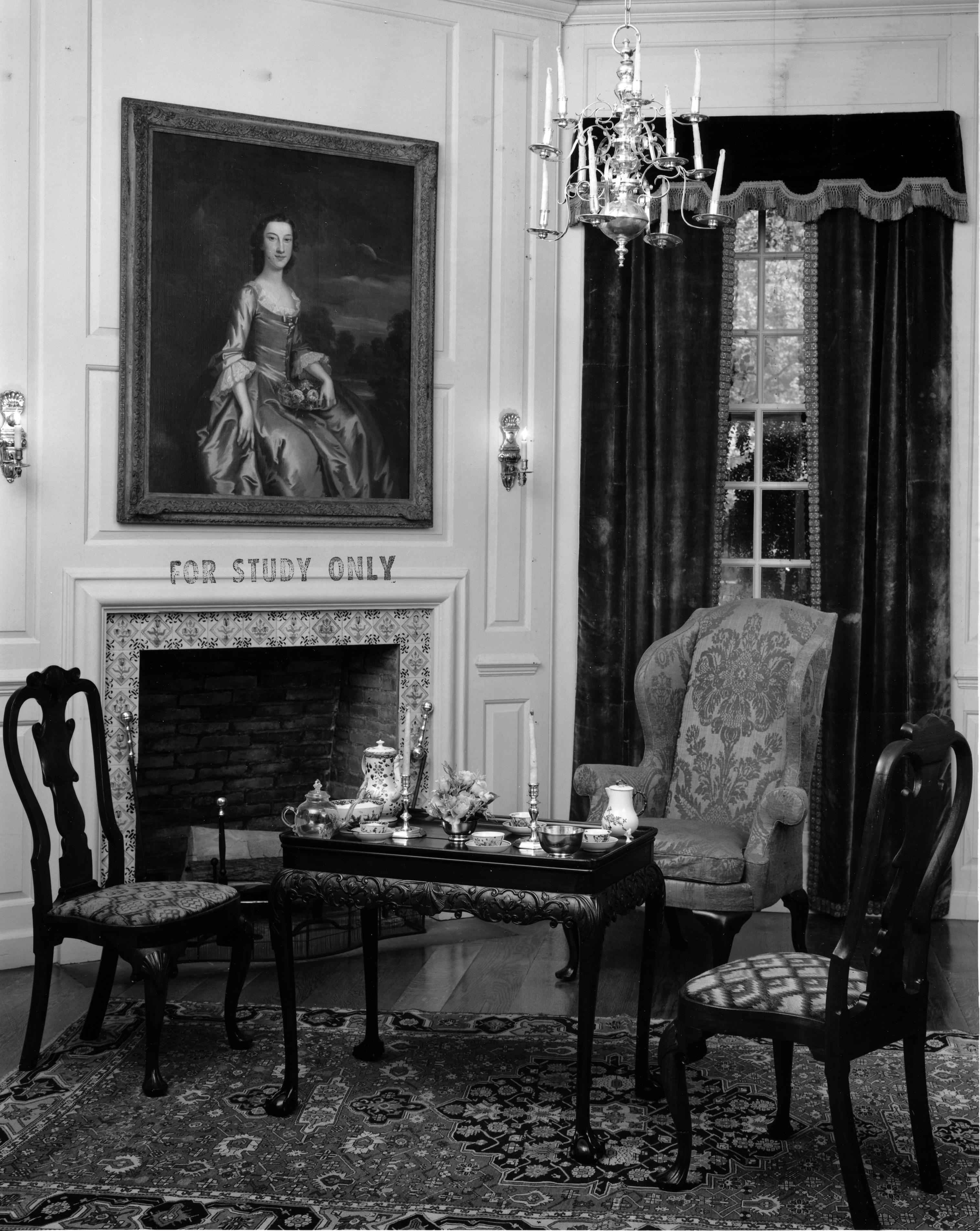 Room-Readbourne Parlor bw