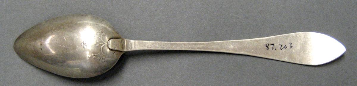 1998.0004.3025 Silver Spoon underside