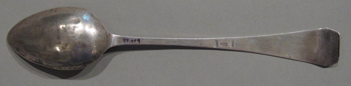 1998.0004.3035 spoon underside