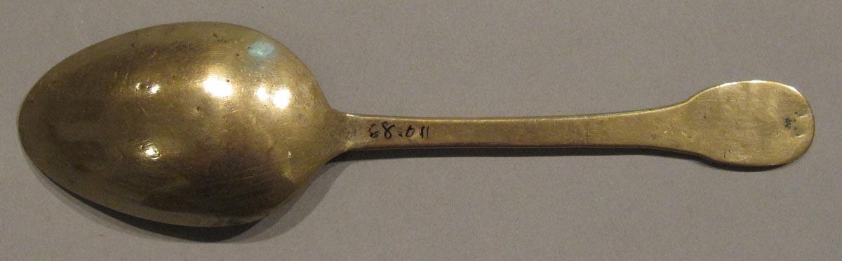 1998.0004.3037.003 spoon underside