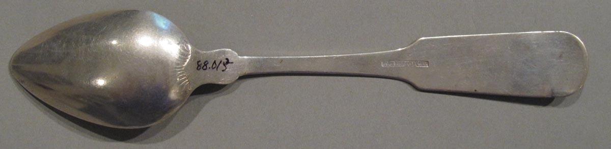 1998.0004.3039 spoon underside