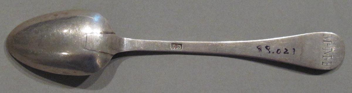 1998.0004.3047 spoon underside