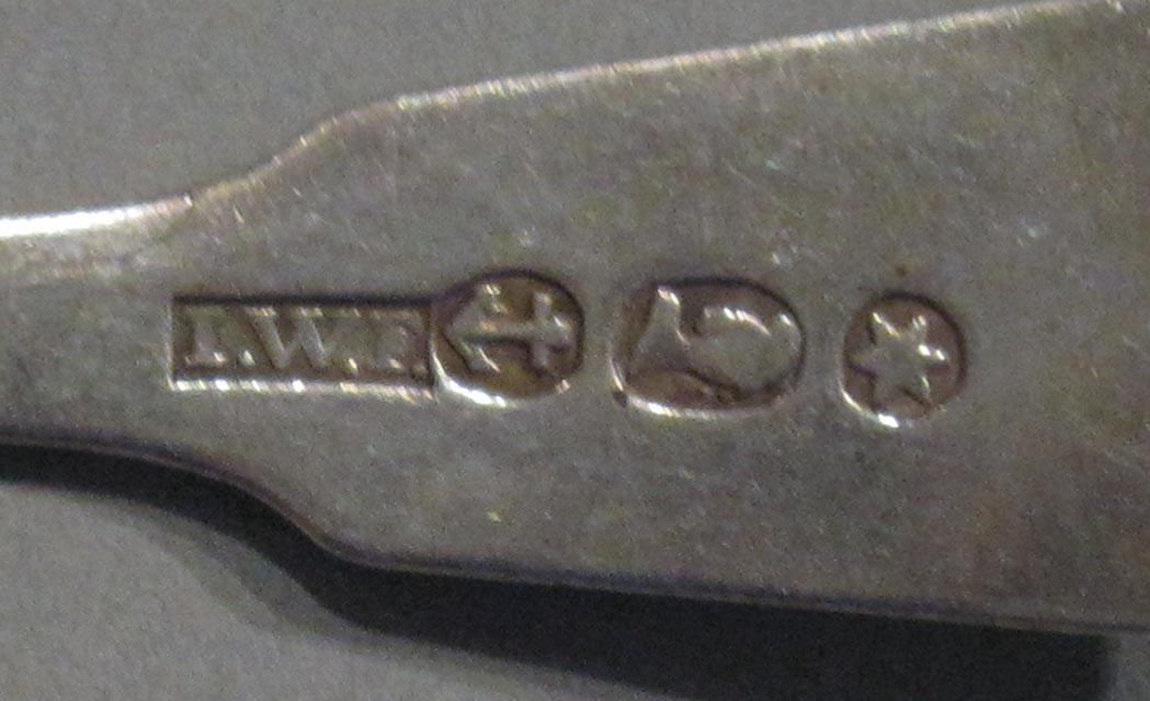 1998.0004.3053.002 spoon marks