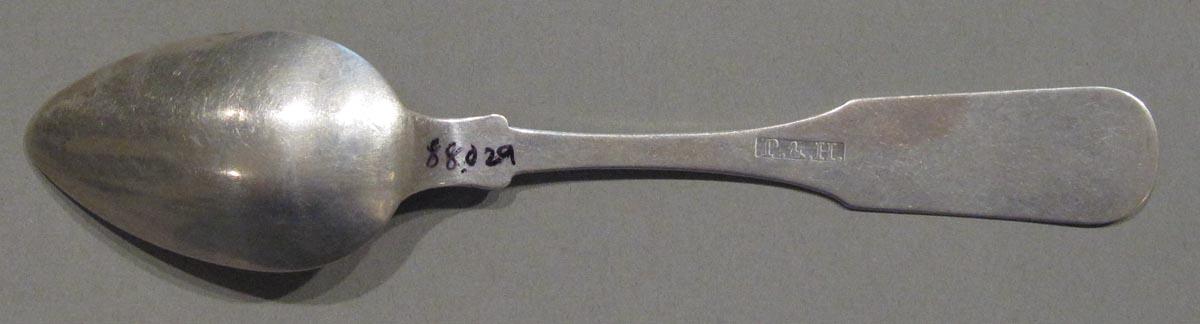 1998.0004.3055.001 spoon undersidee
