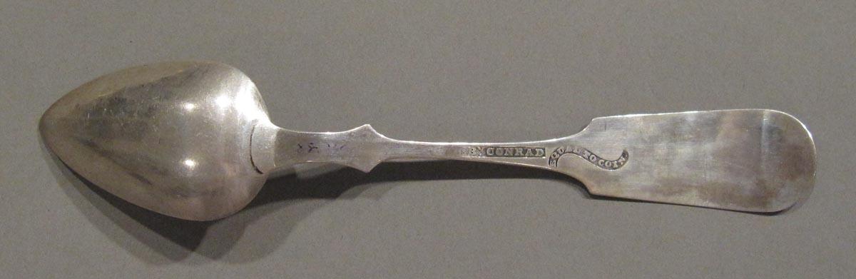 1998.0004.3065.001 spoon underside