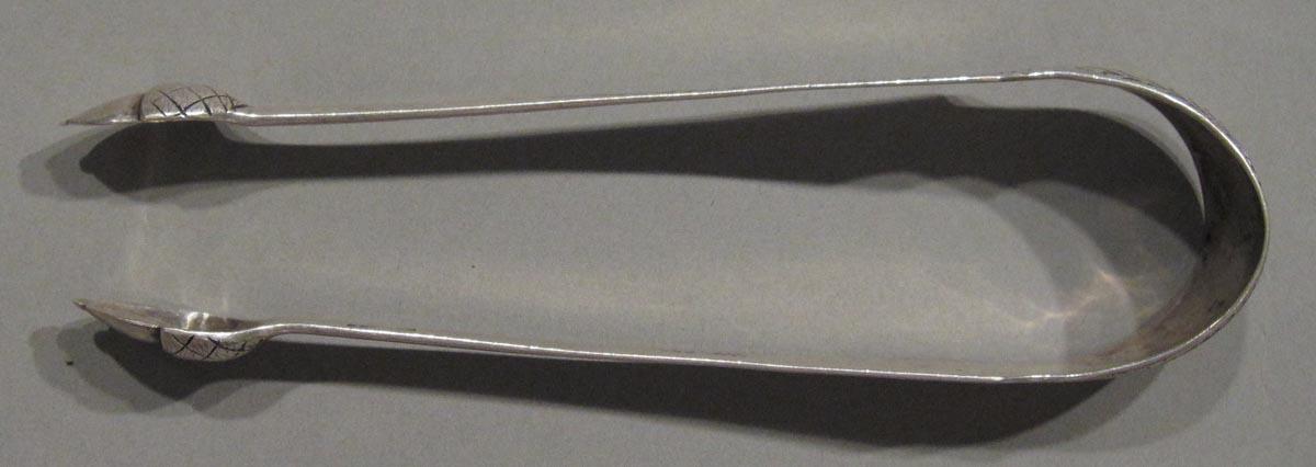 1998.0004.3072 tongs overhead