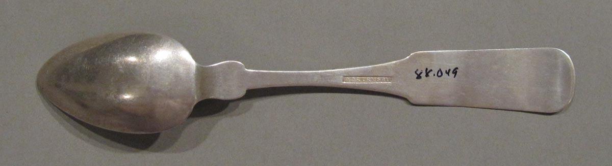 1998.0004.3075.001 spoon underside
