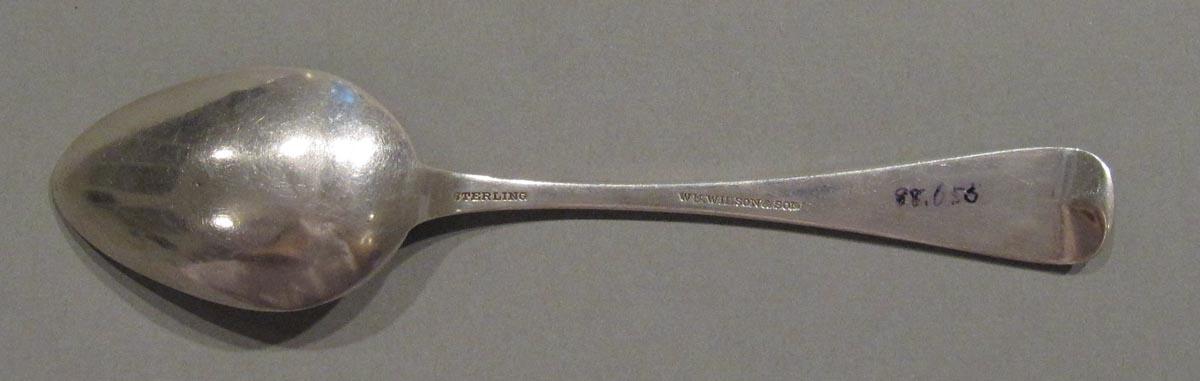 1998.0004.3076 spoon underside