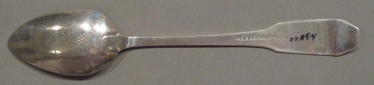 1998.0004.3080.001 spoon underside