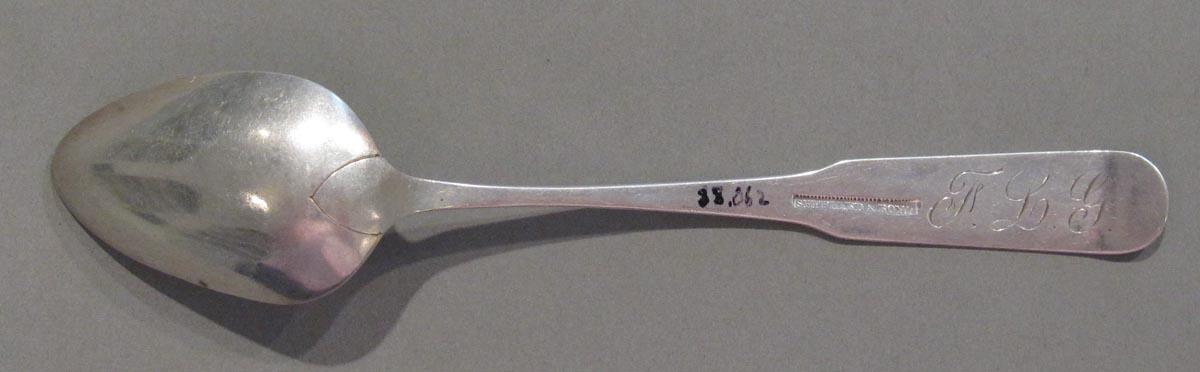 1998.0004.3088 spoon underside