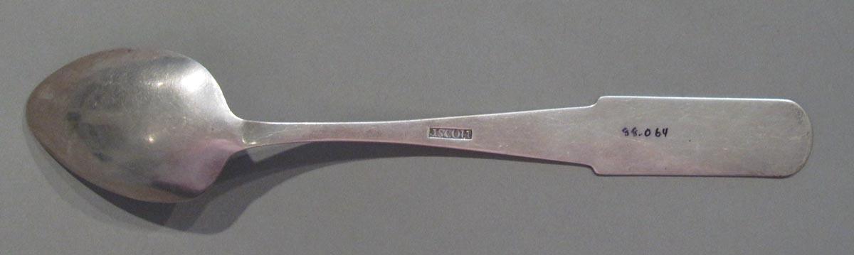 1998.0004.3090 spoon underside