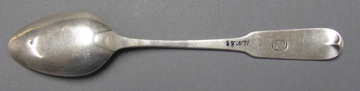 1998.0004.3097.002 spoon underside