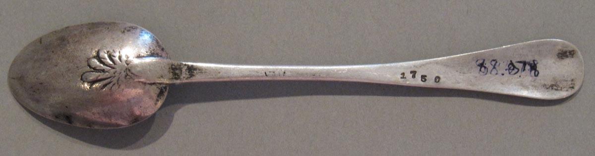 1998.0004.3103 spoon underside