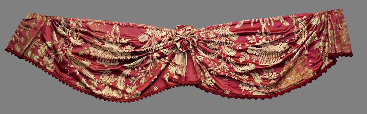 1958.0609.002 C Window Hanging, Valance