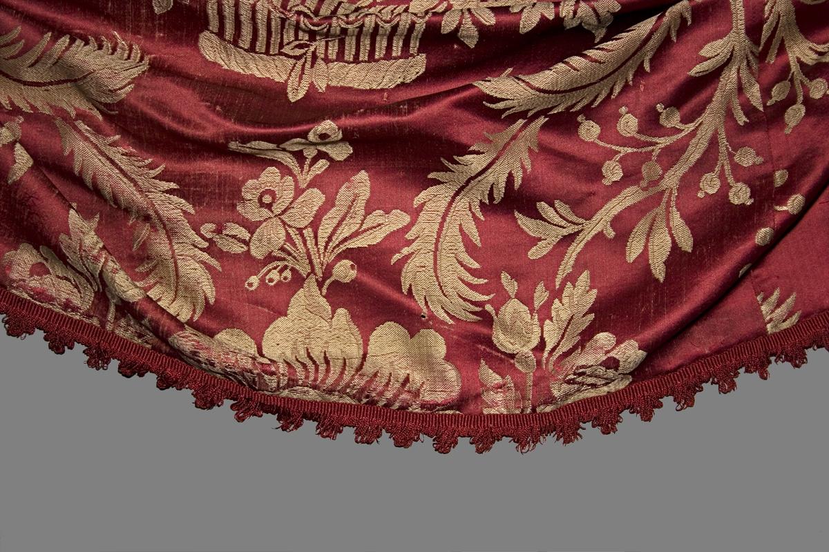 1958.0609.002 C Window Hanging, Valance, Edge Detail