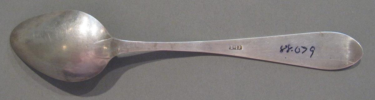 1998.0004.3104.002 spoon underside