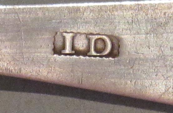 1998.0004.3104.002 spoon mark