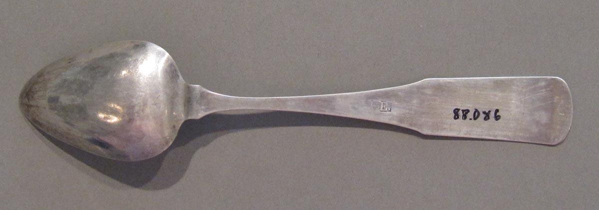 1998.0004.3111 spoon underside