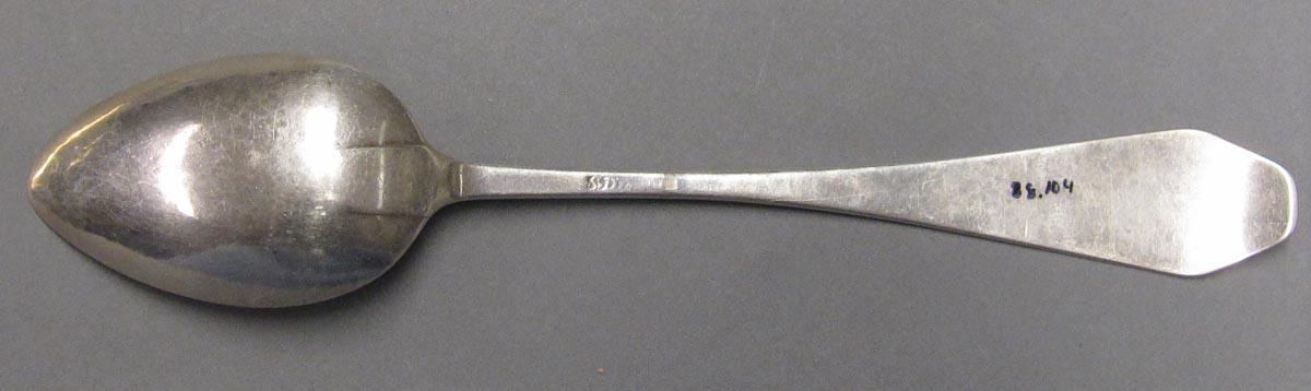 1998.0004.3129.001 spoon underside