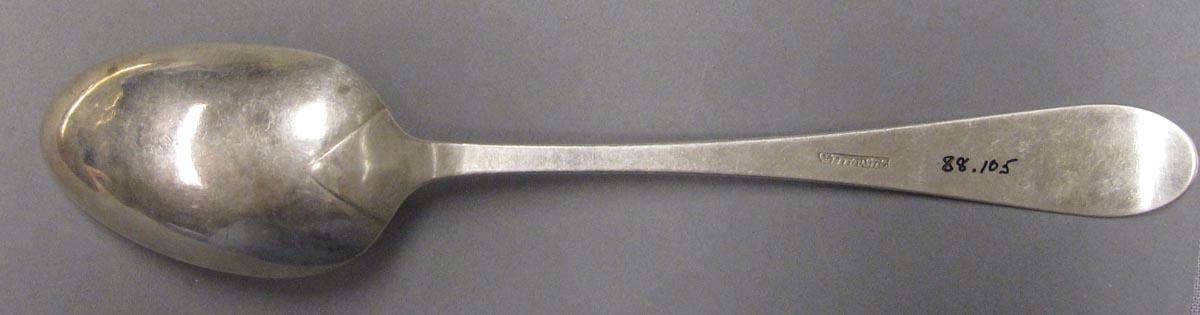 1998.0004.3130 spoon underside