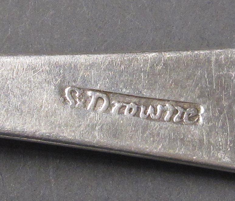 1998.0004.3130 spoon mark