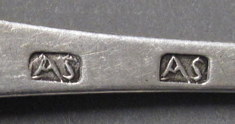 1998.0004.3136 spoon marks