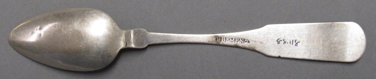 1998.0004.3142.004 spoon underside