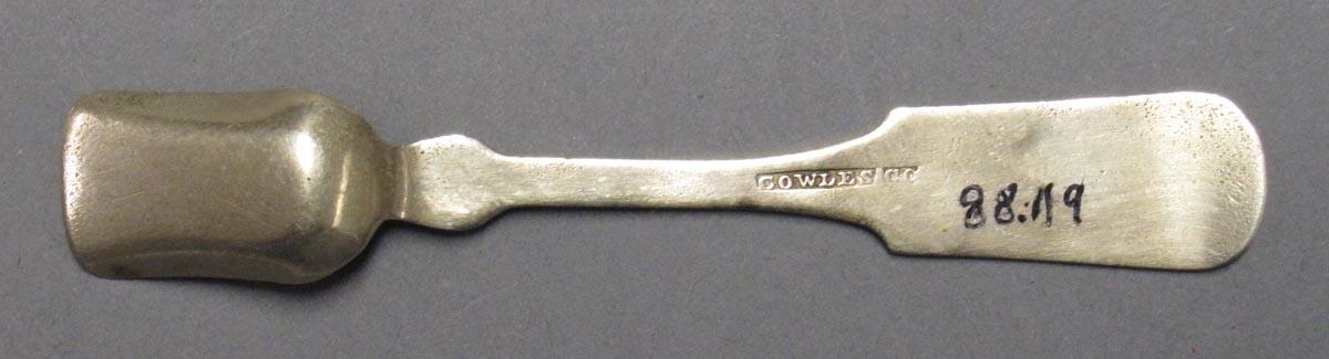 1998.0004.3143 spoon underside