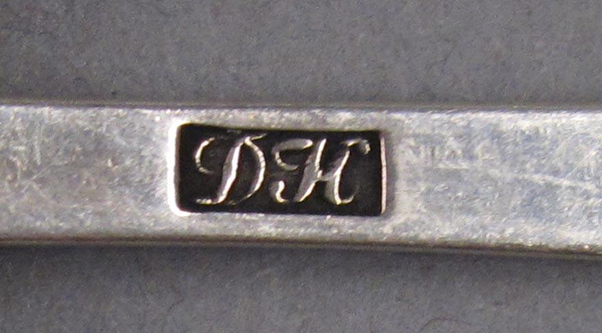 1998.0004.351 spoon mark