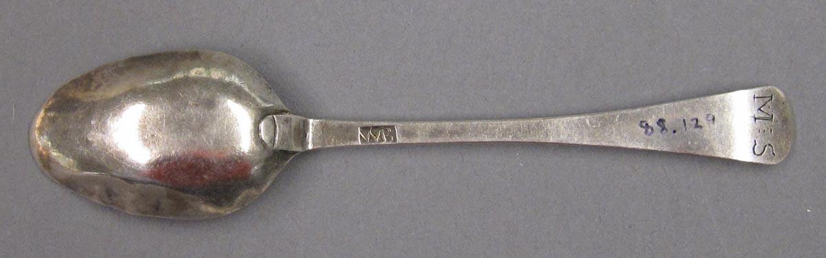 1998.0004.3153 spoon underside