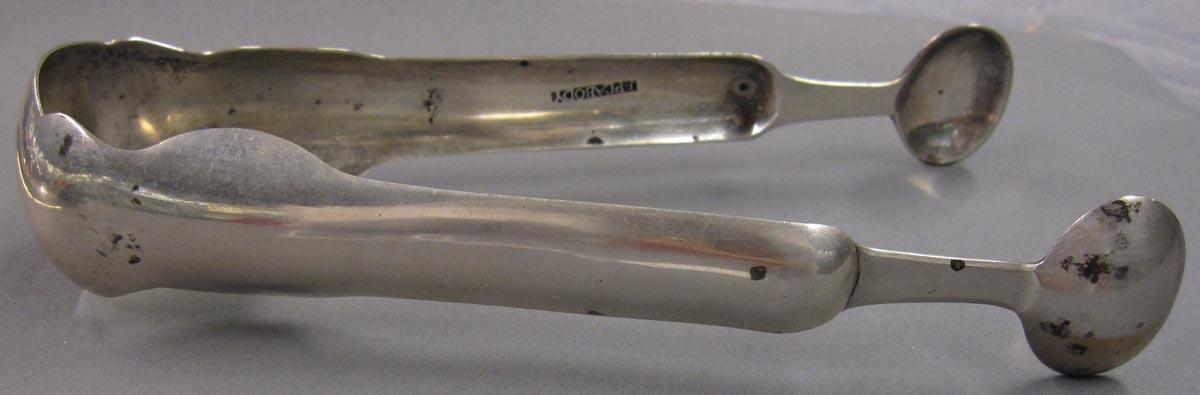 1998.0004.3154 tongs side