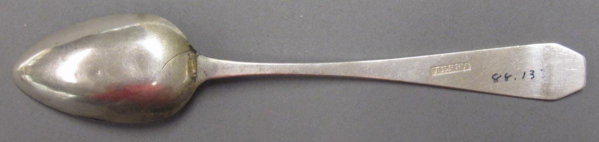 1998.0004.3160.002 spoon underside