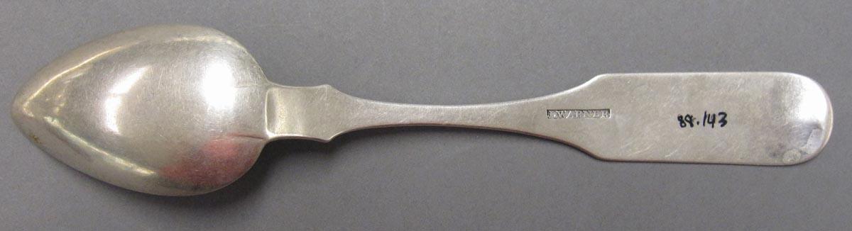 1998.0004.3166 spoon underside