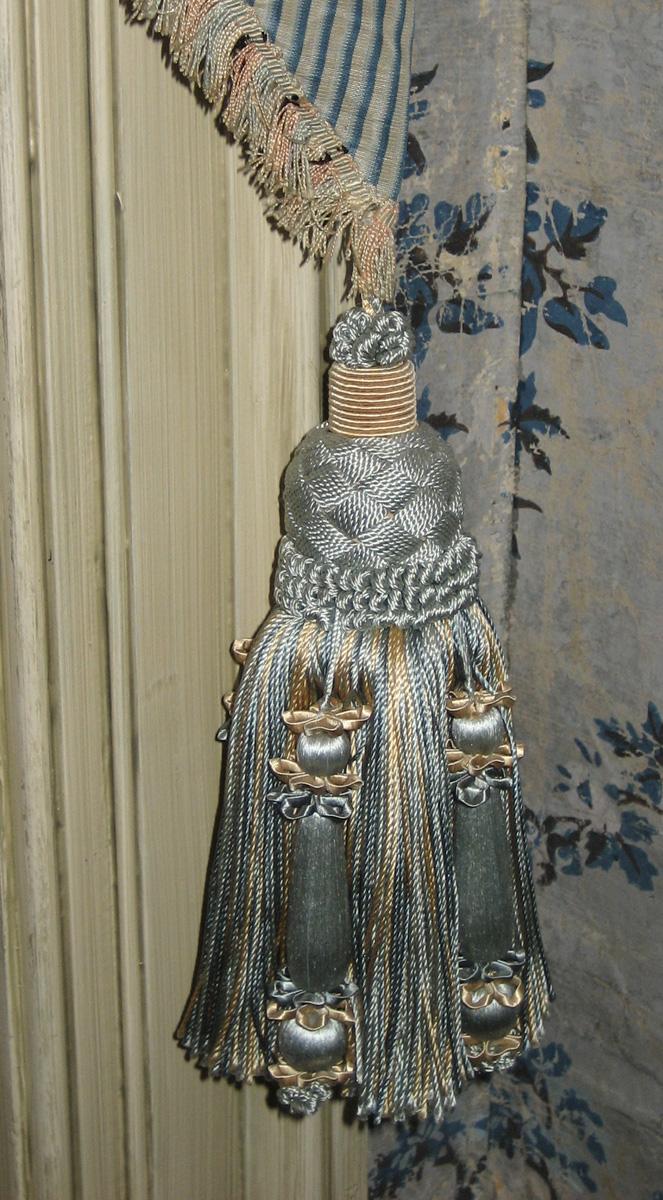 1958.0612 Window Hanging tassel