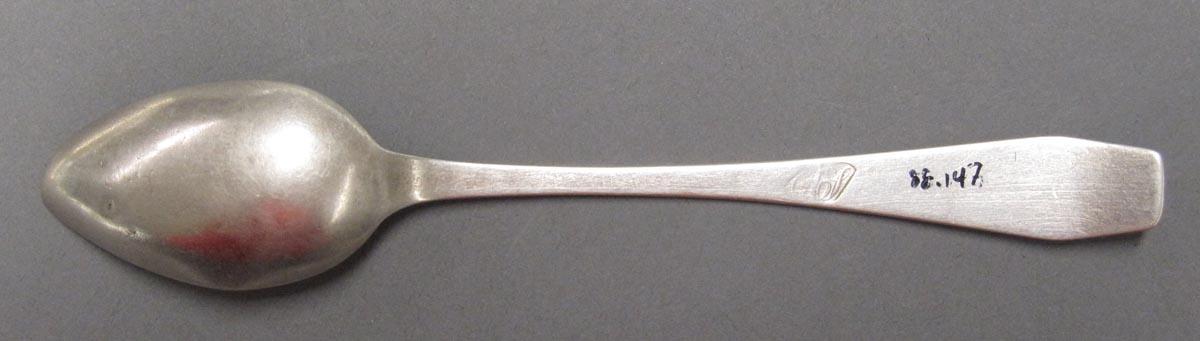 1998.0004.3170 spoon underside
