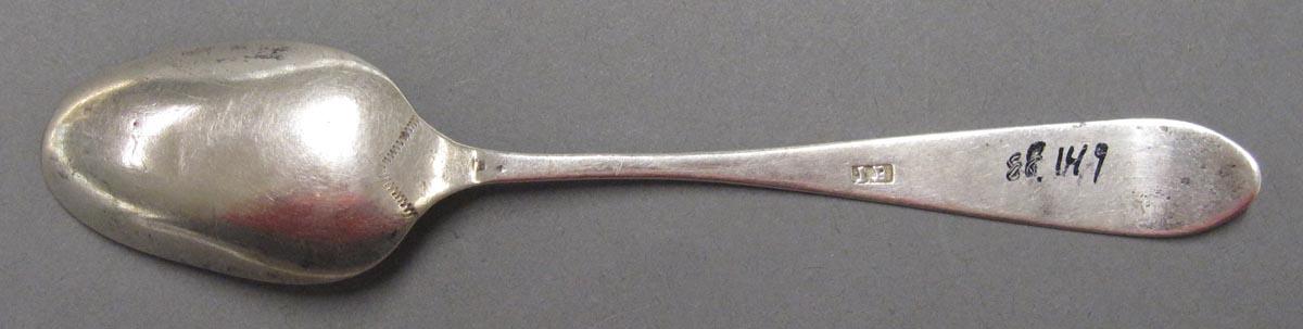 1998.0004.3172 spoon underside