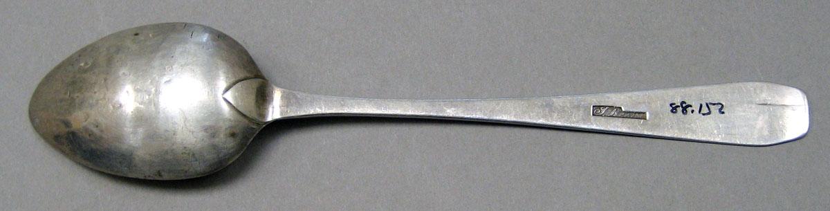 1998.0004.3175 Silver Spoon underside