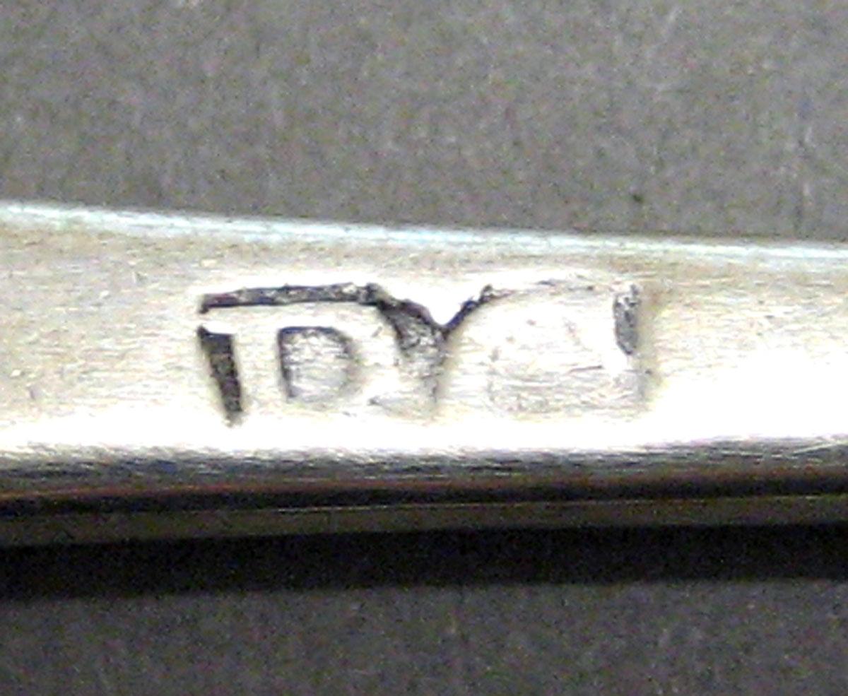1998.0004.3195 Silver Spoon mark