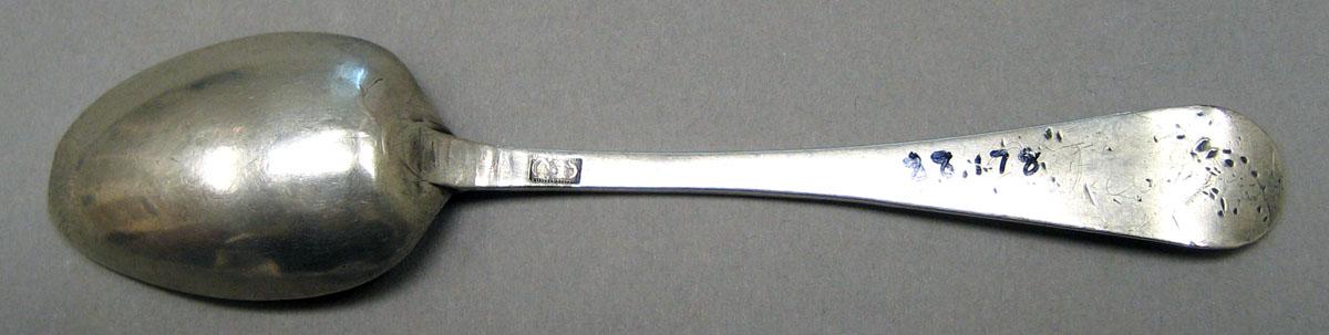 1998.0004.3201 Silver Spoon underside
