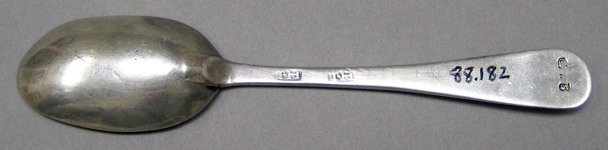 1998.0004.3205 Silver Spoon underside