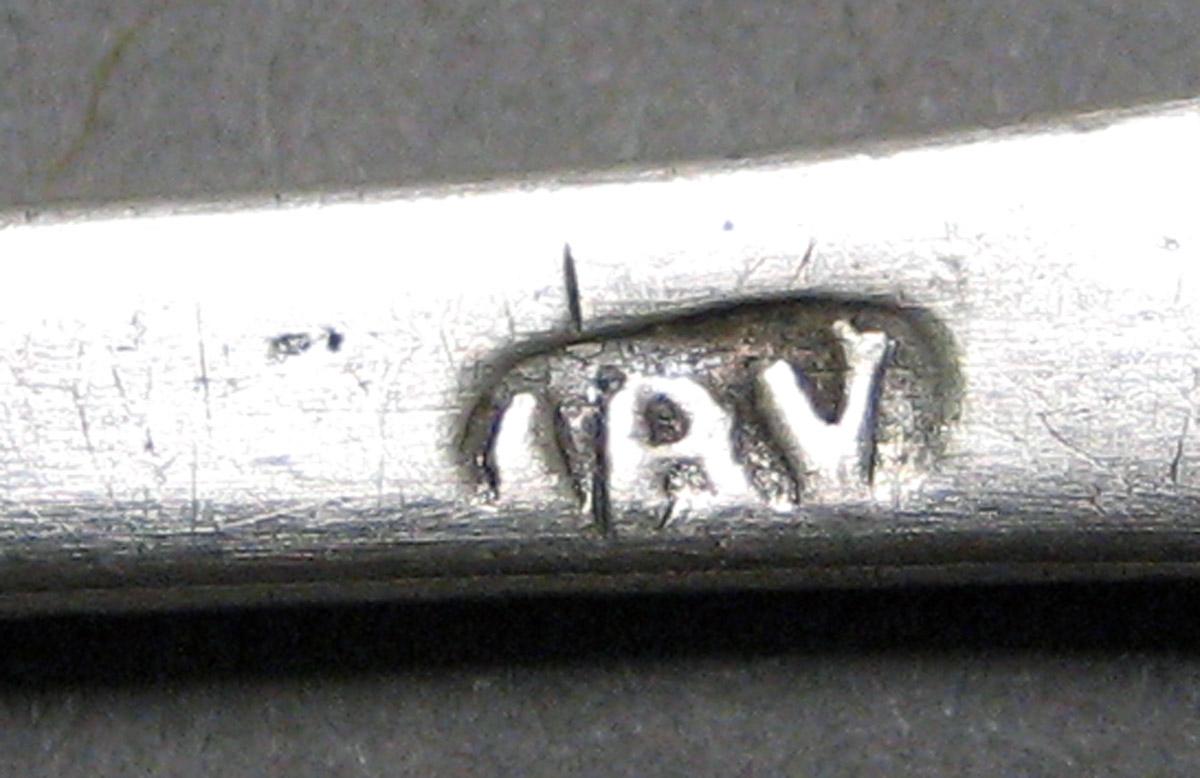 1998.0004.3210 Silver Spoon mark