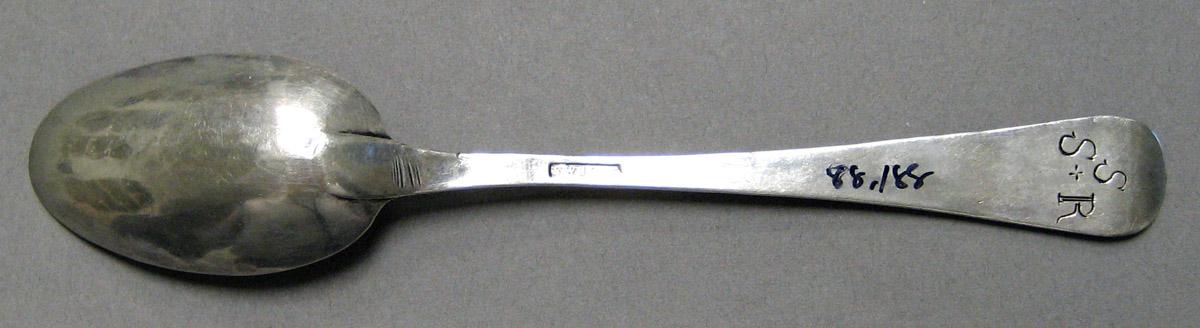 1998.0004.3211 Silver Spoon underside