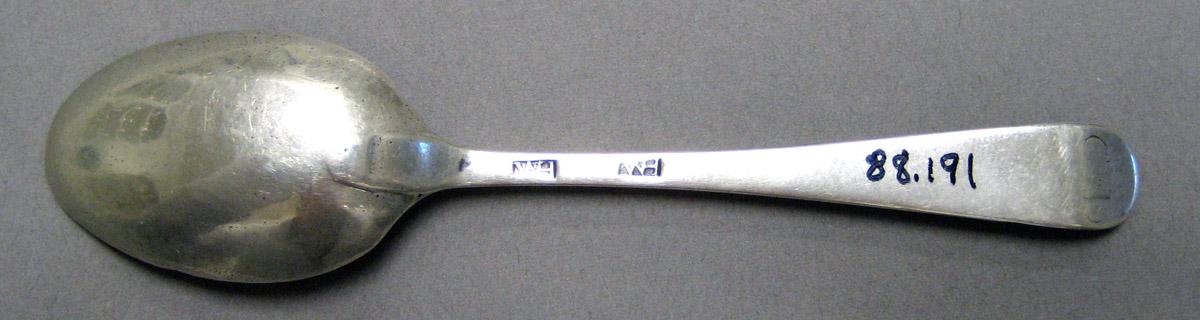 1998.0004.3214 Silver Spoon underside