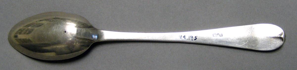 1998.0004.3218 Silver Spoon underside